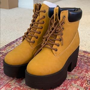 Timberland look alike platform boots